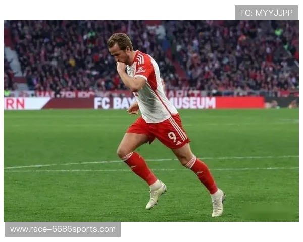 足球明星射门瞬间高清头像男生图集展示激情与力量 足球明星射门瞬间高清头像男生图集展示激情与力量